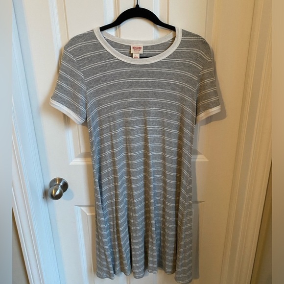 Mossimo Supply Co Flowy Striped A-line T-Shirt Dress in Grey - Picture 1 of 4